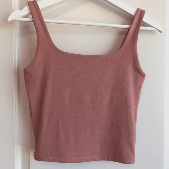 GAP - Cropped Layered Tank - MEASUREMENTS IN LISTING - Picture 1 of 4